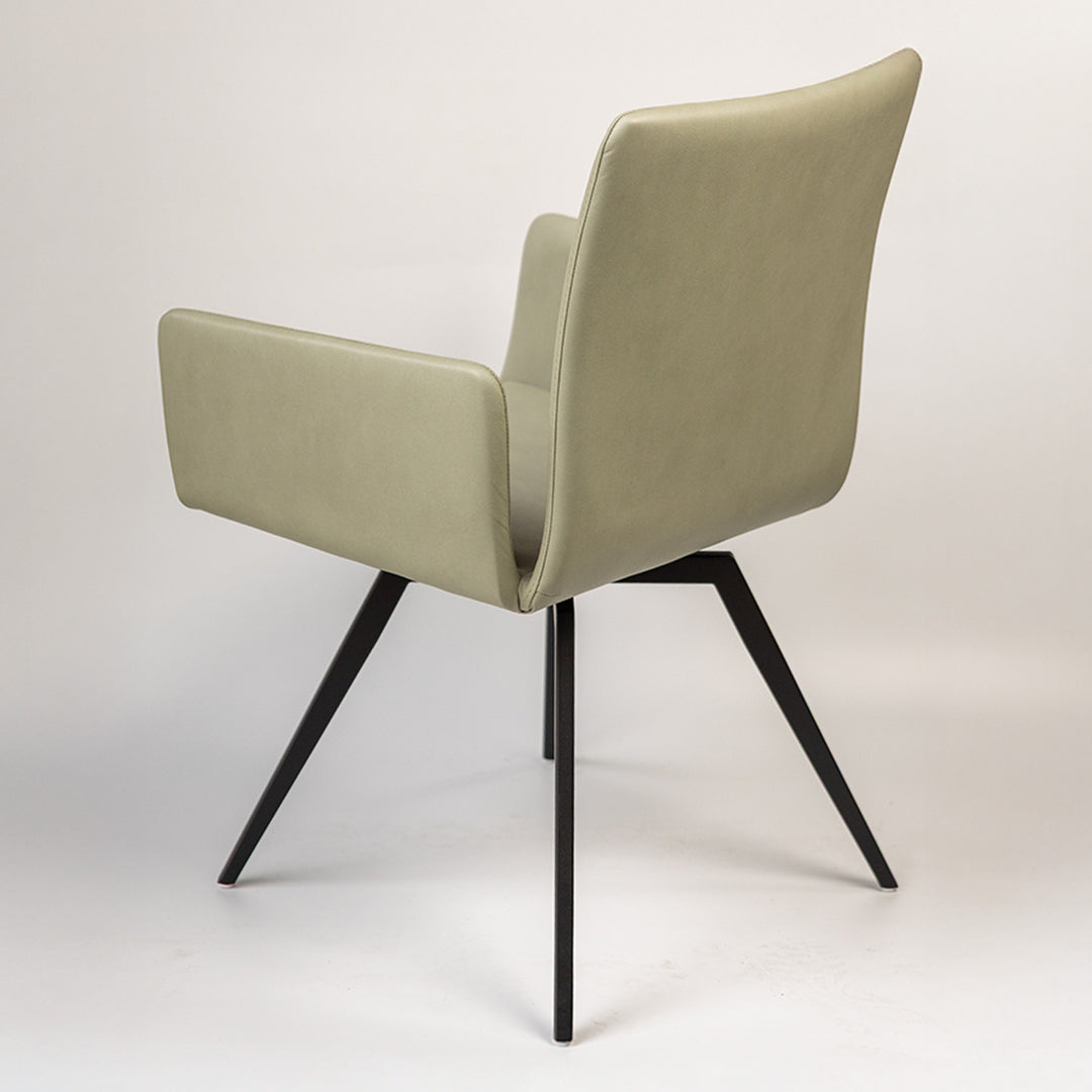 Stuhl R5 mit Armlehne