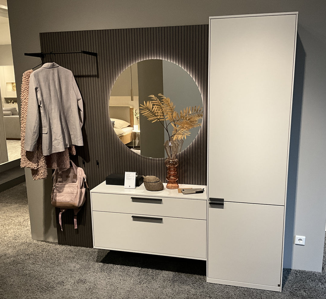 Kara Frame Garderobe - Musterring - Garderobe