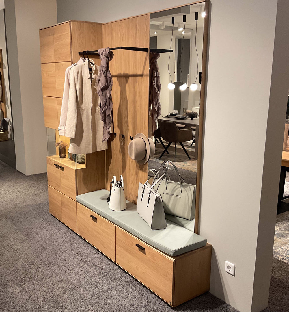 Kanto Garderobe - Musterring - Garderobe mit Sockelgleitern