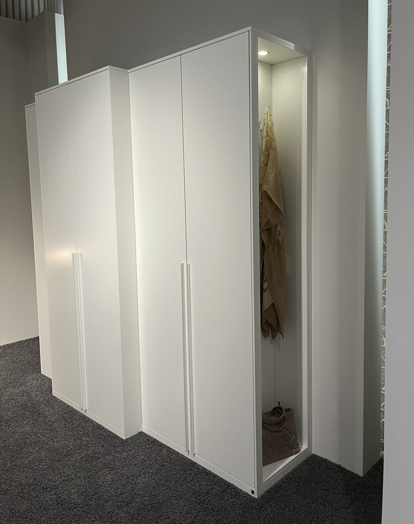 Kara Frame Schlafen - Musterring - Kleiderschrank