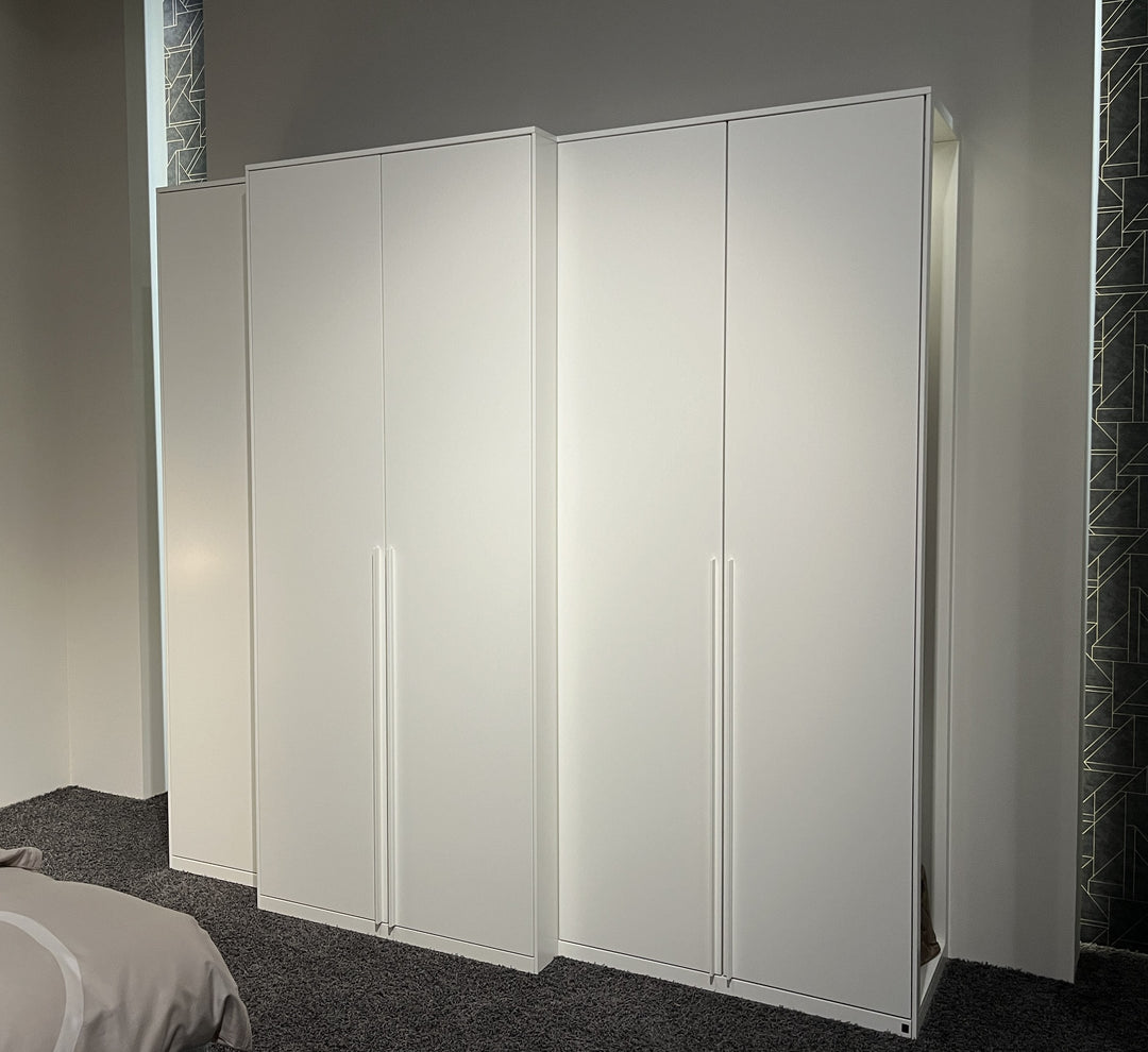 Kara Frame Schlafen - Musterring - Kleiderschrank