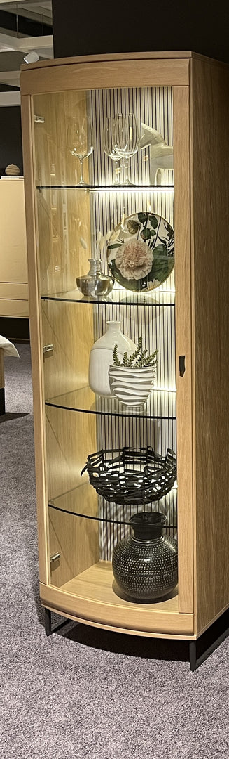 Opus - Vitrine mit Kufen